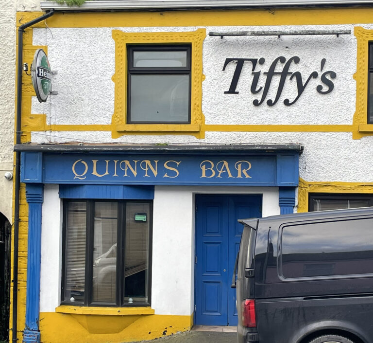 Quinns Bar